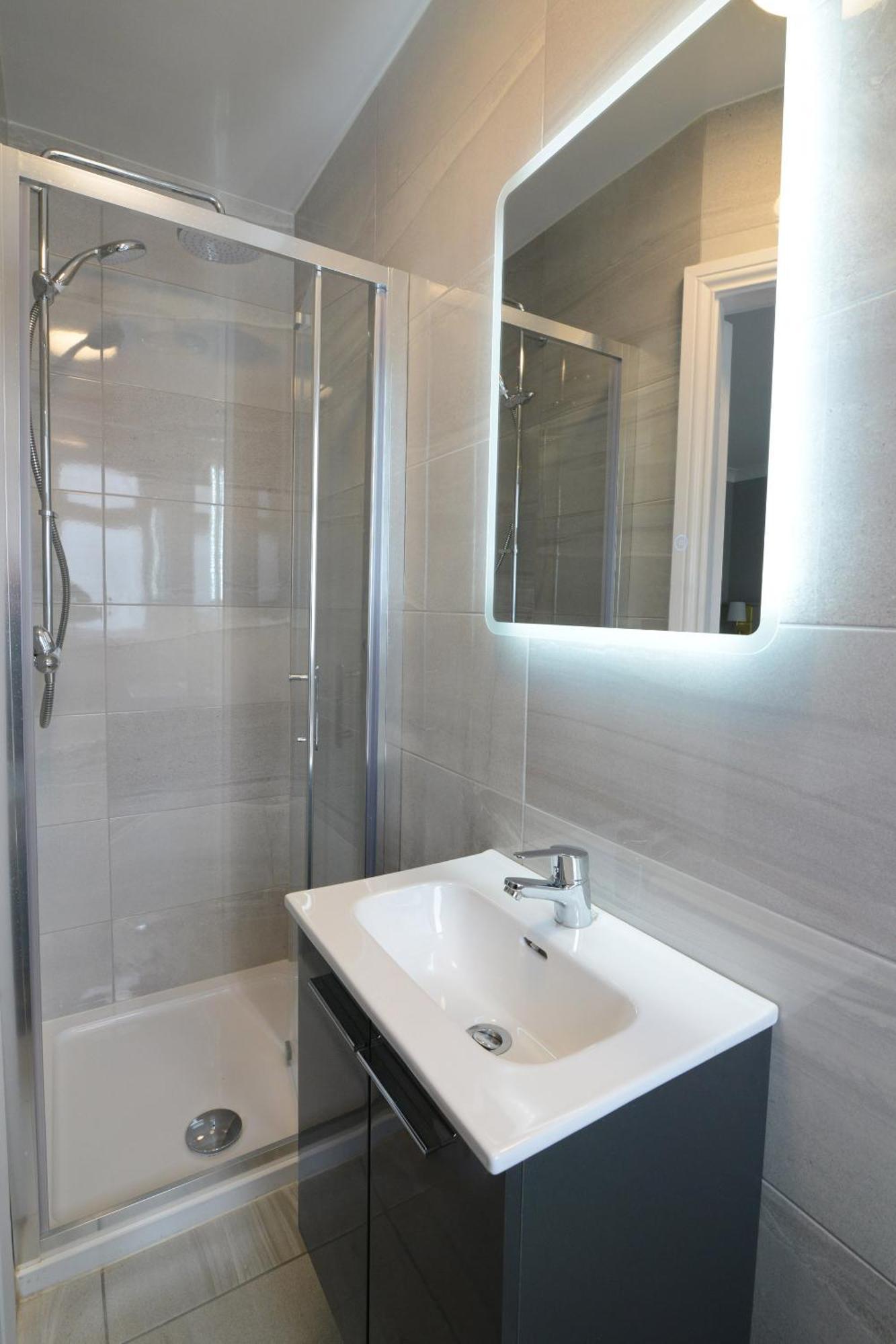 Urban Nest Townhouse Bed & Breakfast กัลเวย์ ภายนอก รูปภาพ