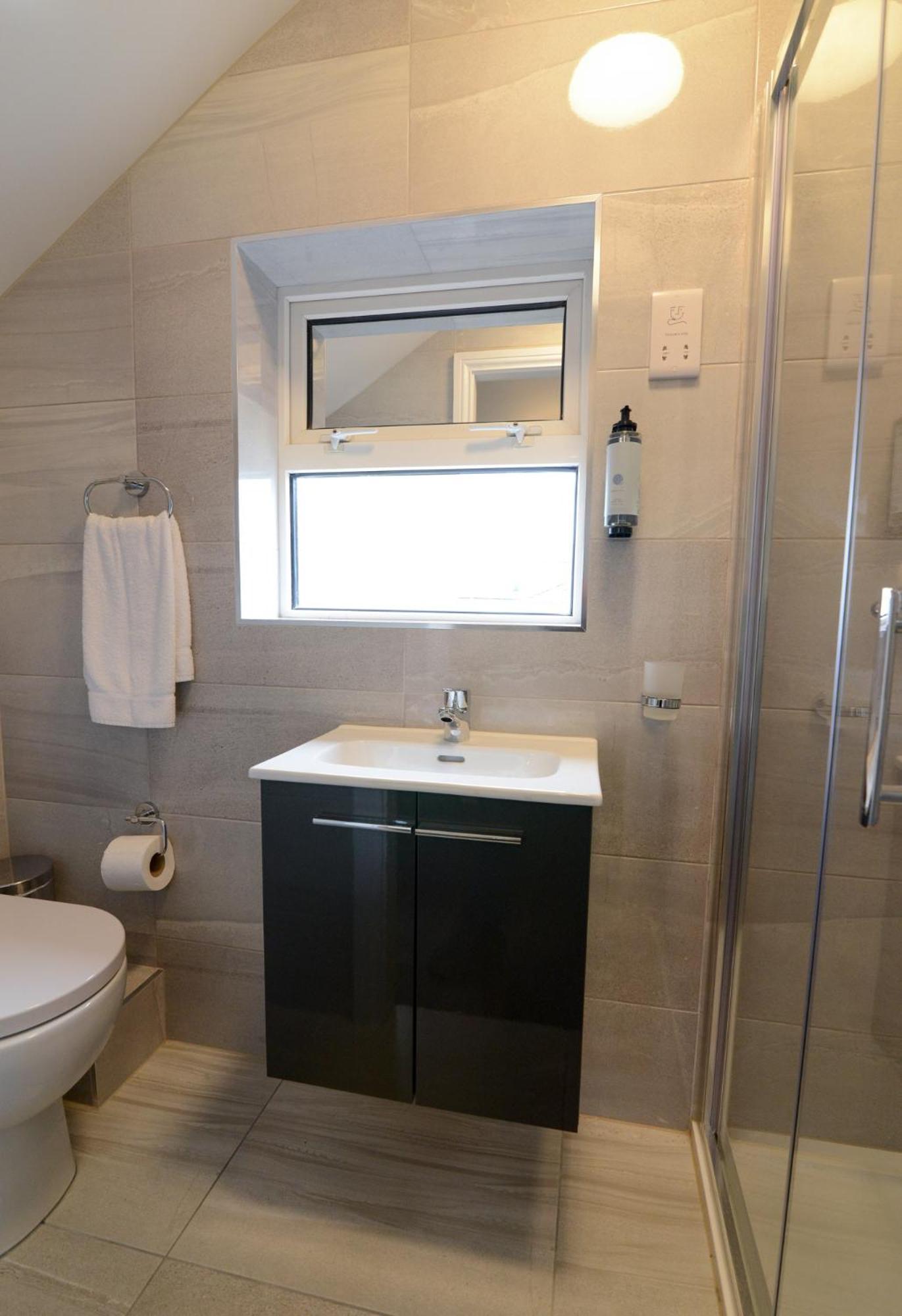 Urban Nest Townhouse Bed & Breakfast กัลเวย์ ภายนอก รูปภาพ